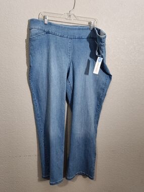 Westbound Women's Medium Blue Bootcut Pull-On Jeans